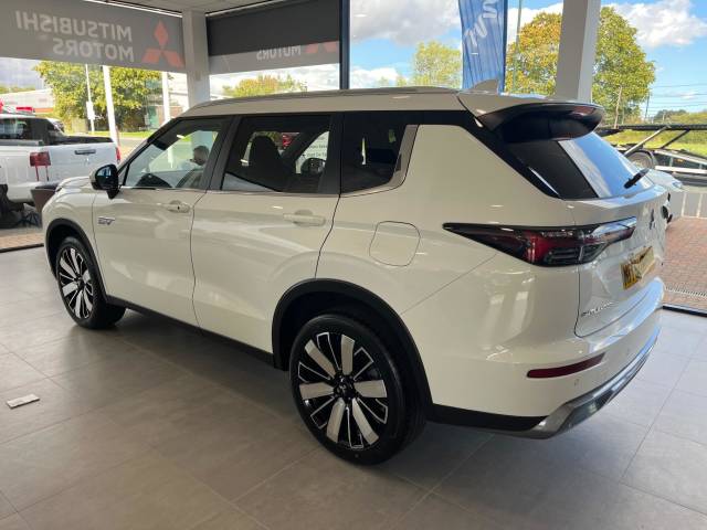 2026 Mitsubishi Outlander 2.4 22.7kWh Nativa CVT 4WD Euro 6 (s/s) 5dr