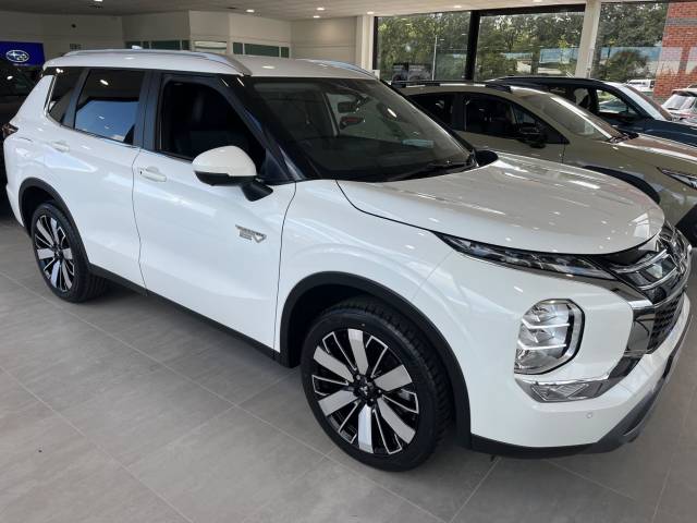 2026 Mitsubishi Outlander 2.4 22.7kWh Nativa CVT 4WD Euro 6 (s/s) 5dr